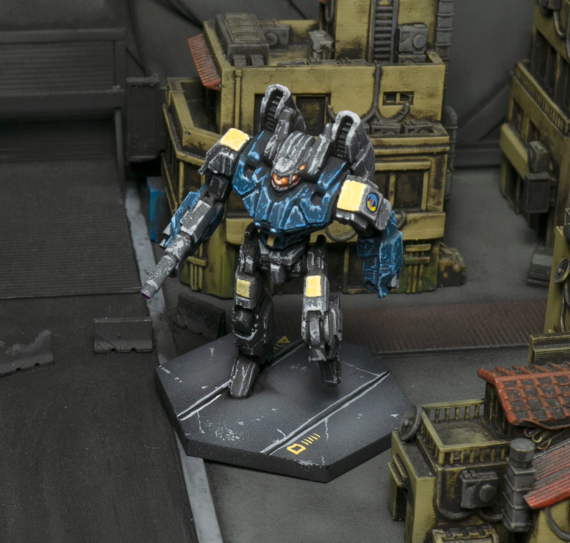BattleTech: Phoenix Hawk (Premium Miniature) - Image 8